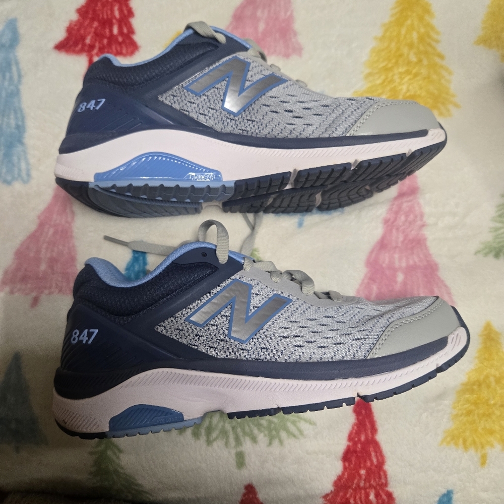 New Balance tennis shoes 8.5 NWOT